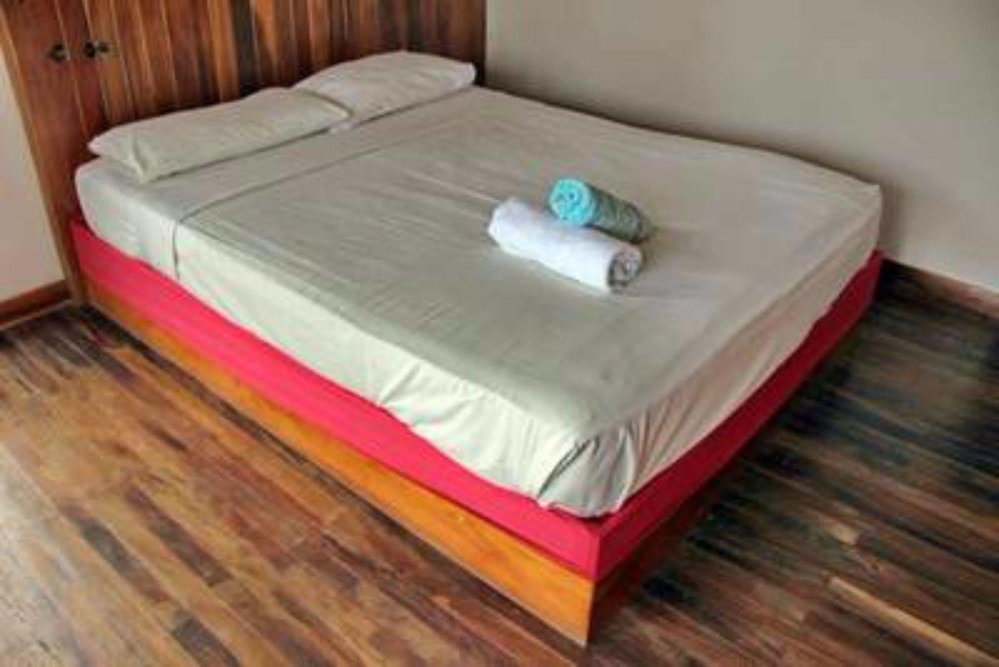 Bamboo Mochileros Hostal Nadi Exterior foto